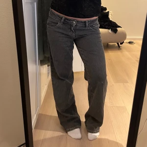 low waist wide jeans - There are very few signs of wear on the legs, but otherwise the pants are in perfect condition. The jeans are true to size! I bought the jeans in summer and have worn them about 1-2 times. I'm selling them because they no longer suit my style and I haven't had much use for them.  Original pric €39.99. The jeans can be found on Gina Tricot's website using the search term "ultra low wide jeans". Measurements are shown in the pictures!🤍Ask/make an offer!  #jeans #ginatricot #widejeans 