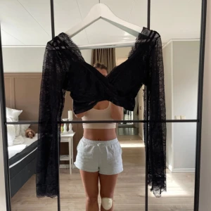 Spets topp  - Passar S. 75C-D