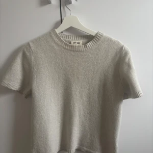 Soft goat tröja - Jätte fin stickad soft goat tröja i 100% kashmir!