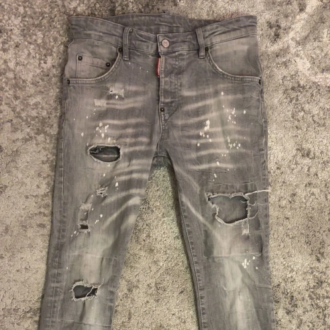 Grå slitna jeans från Dsquared2
