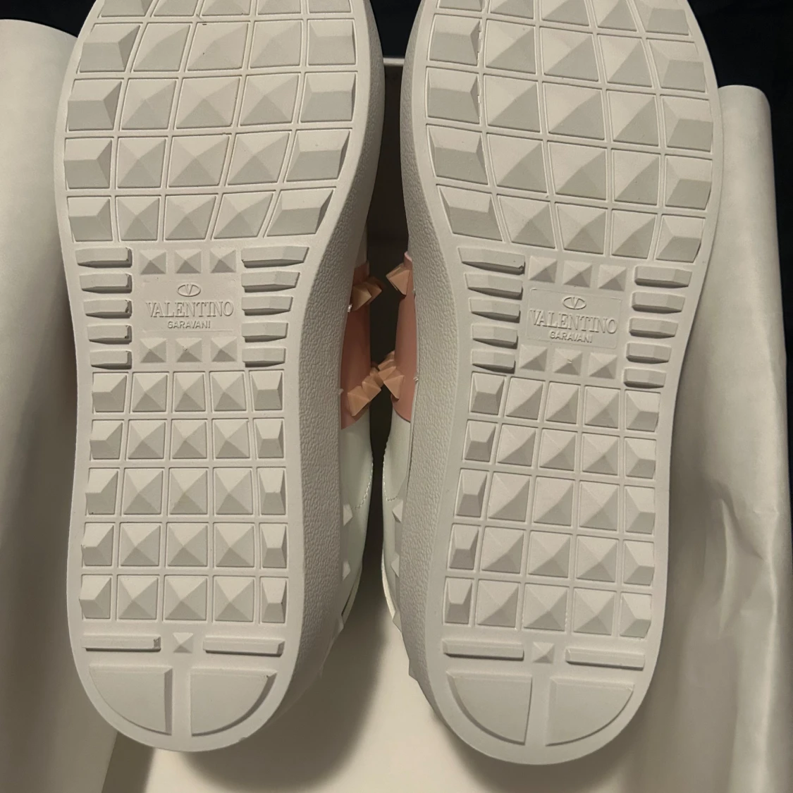 Valentino Open Studs Pink Rosa 39 EU Helt Nya ;D😎 - 2