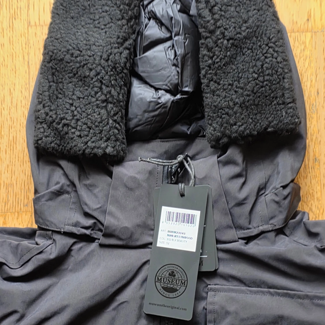 Museum svart dunjacka, storlek 52 Ny oanvänd  - 1