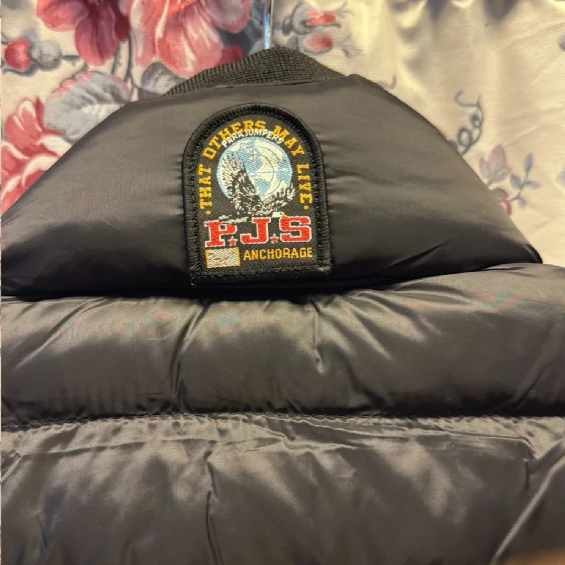 Svart dunväst från Parajumpers - 3