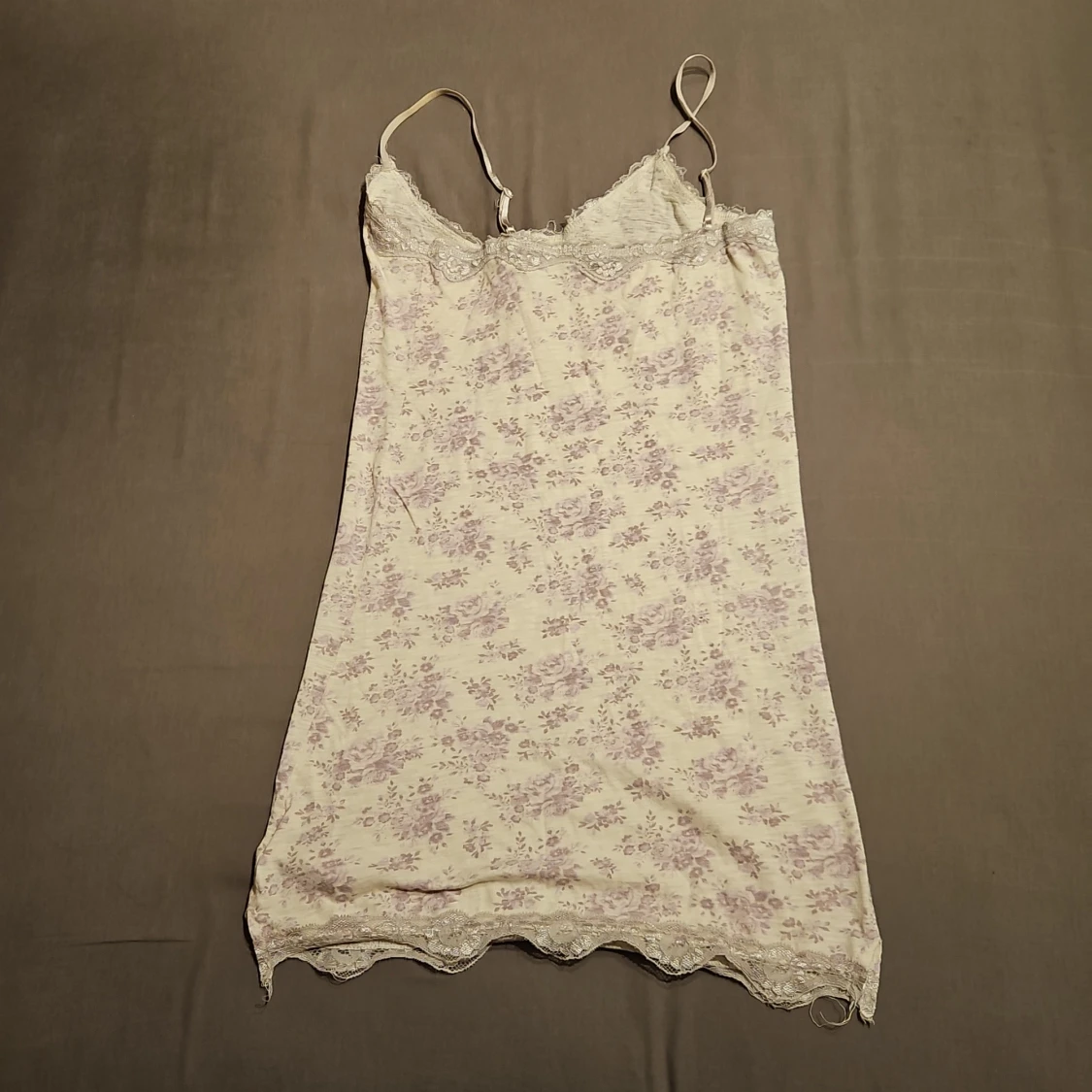 Blommig spetskantad linnetopp - 2