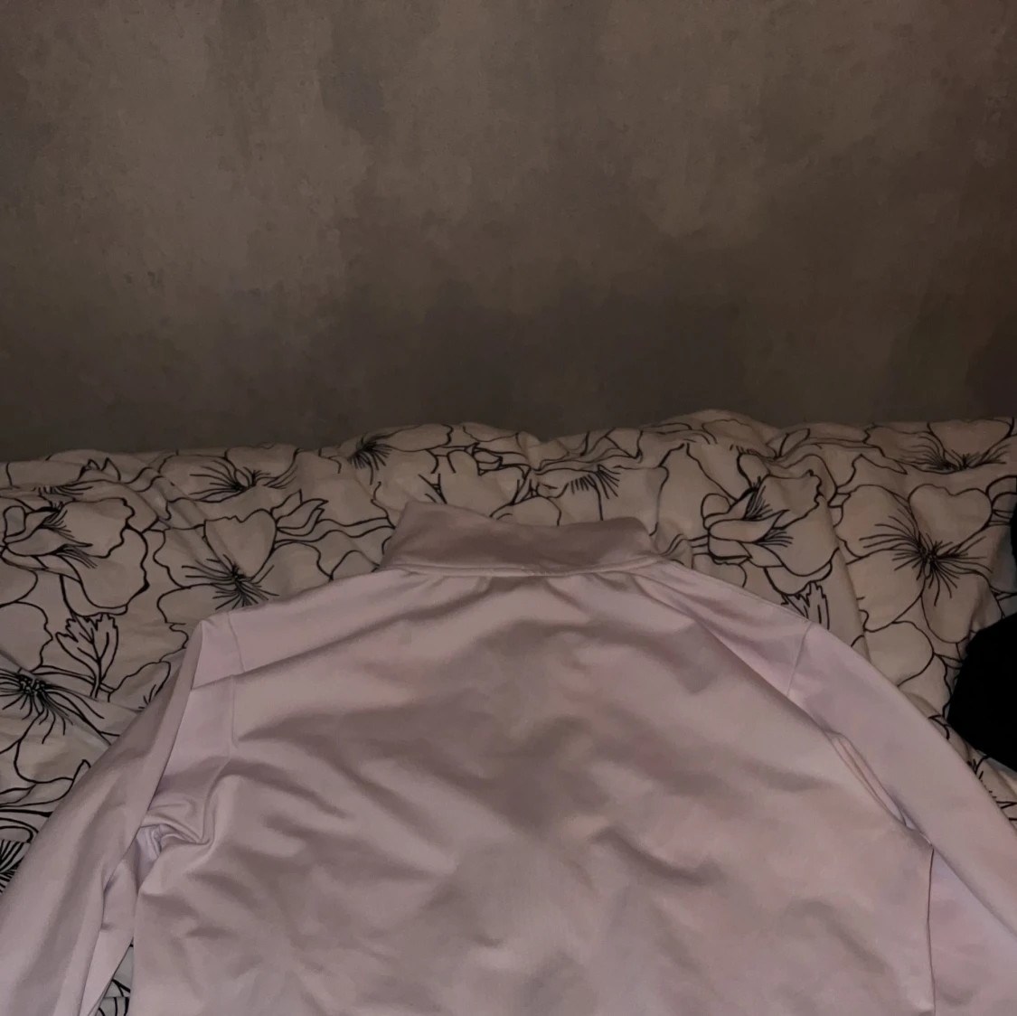 Vit EA7 jacka med svarta detaljer - 2