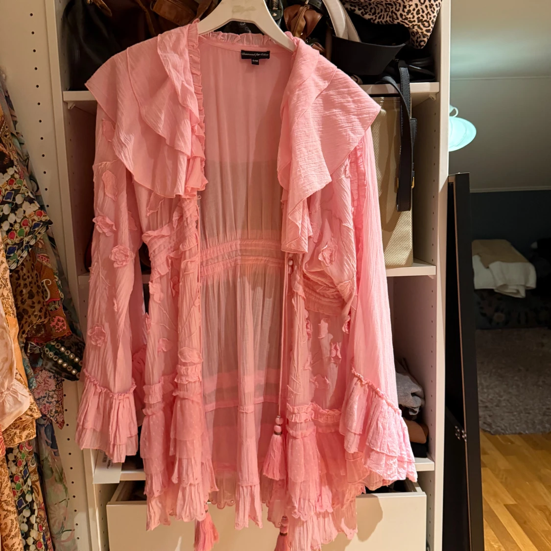 Rosa volangkofta från Romance Was Born - 1