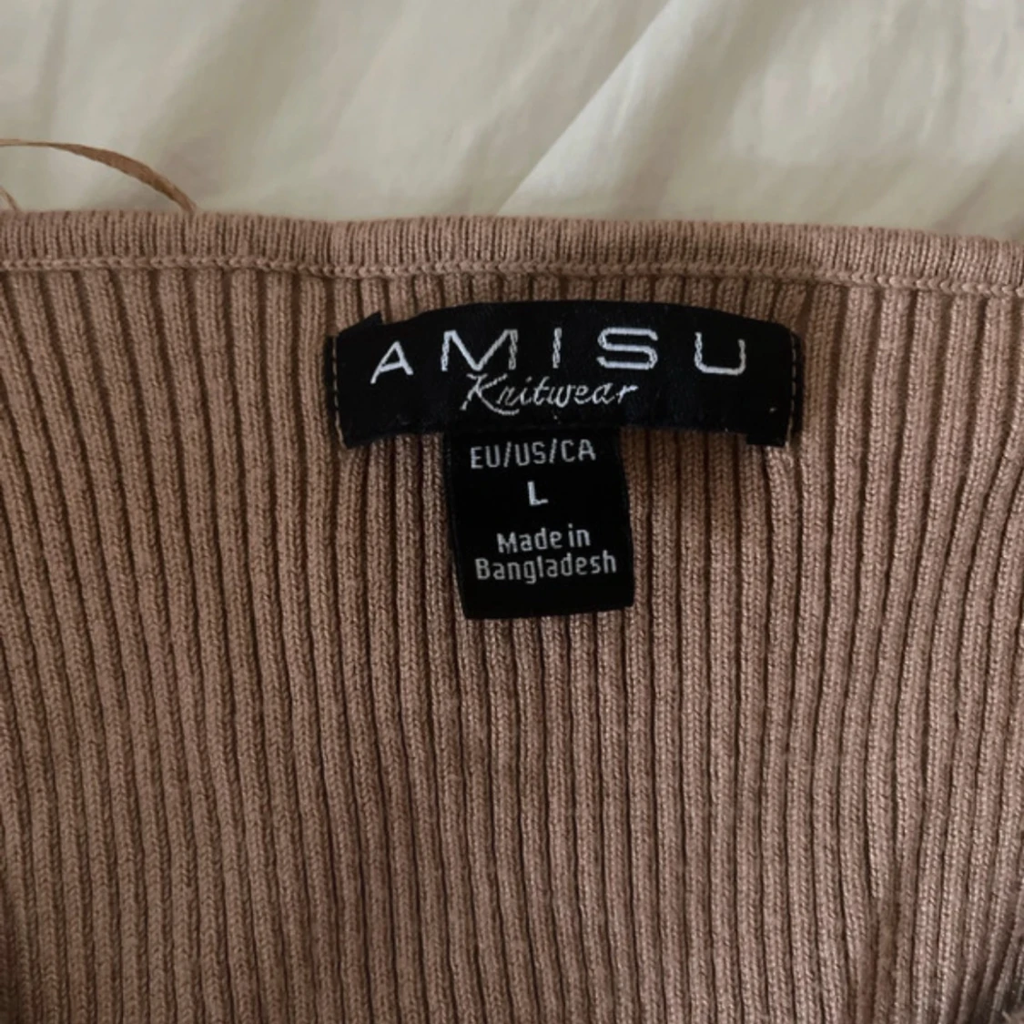 Beige ribbad tröja från Amisu - 1