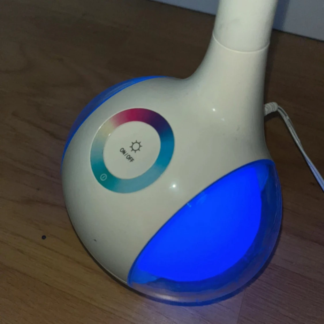 LED Skrivbordslampa med färgskiftande bas - 2