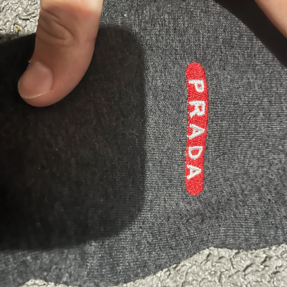 Mörkgrå sweatshirt från Prada - 3