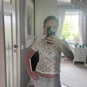 Spets tröja - Fin spetstöja💞väldigt liten i storleken