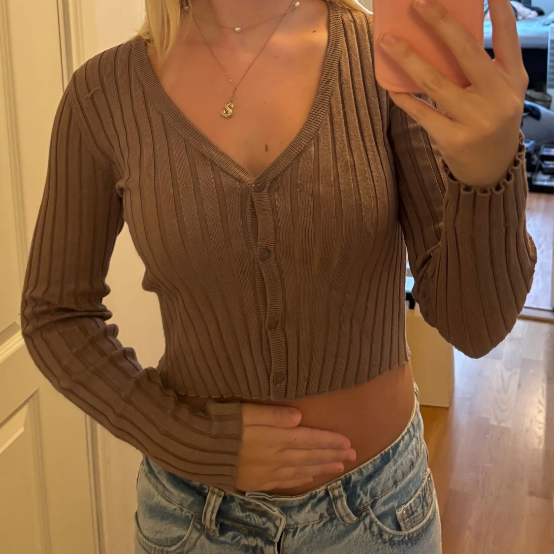 Ribbad croppad kofta i beige - 2