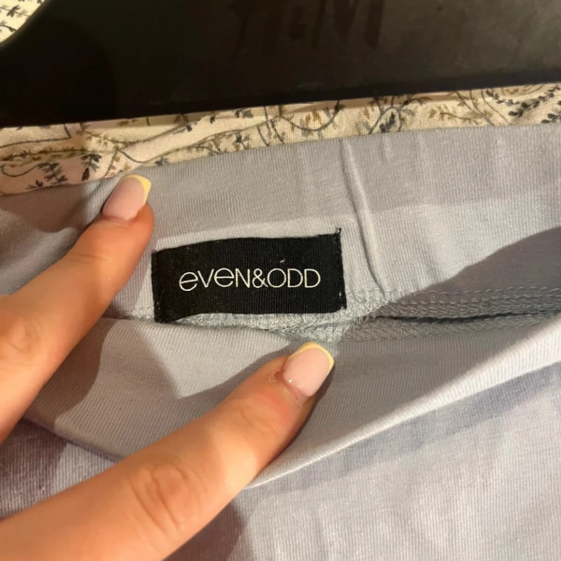 Vit kortkjol från Even&Odd - 2