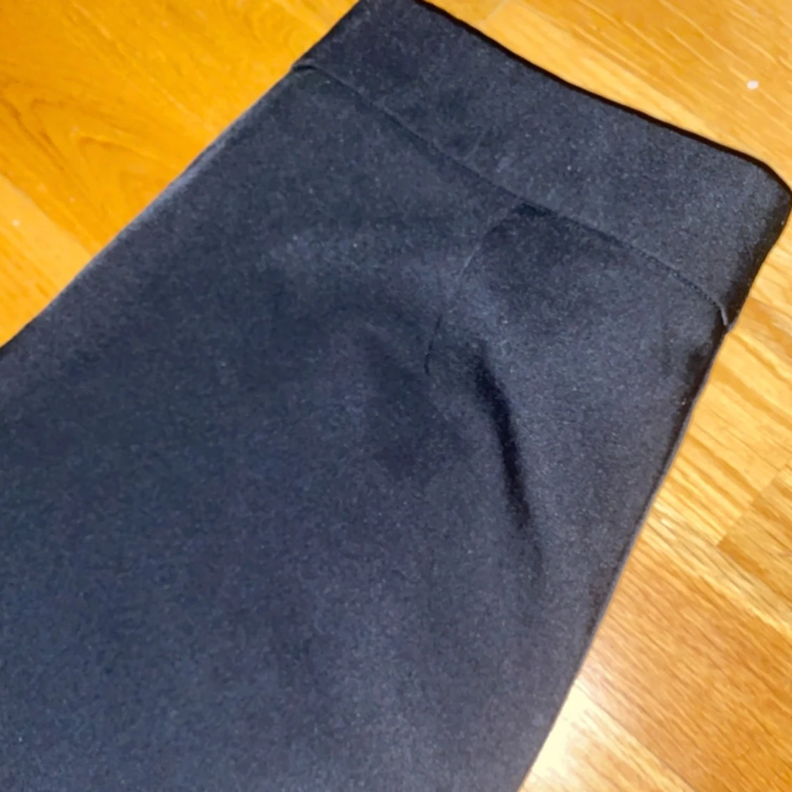 Svarta capri kostymbyxor - 2