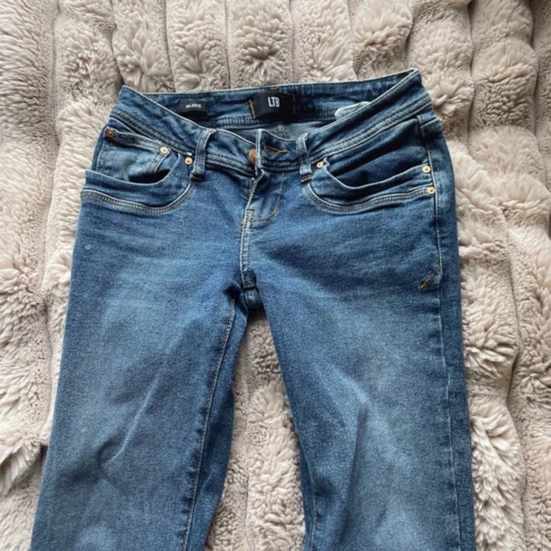 Blå bootcut jeans från LTB - 1