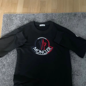 Moncler tröja - Helt ny tröja