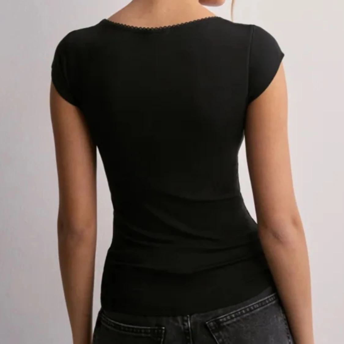 Svart topp från Nelly - 1