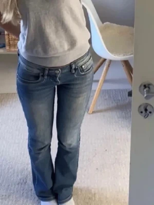 Ltb jeans Valerie - Jätte snygga ltb jeans i modellen valerie!💕 Har inga defekter 💕 Skriv för fler bilder, pris kan diskuteras 💕