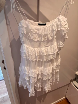 Zara klänning - Kommer ej till användning 