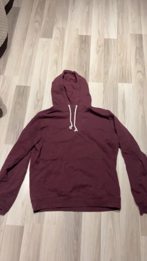 Pier one hoodie - Vinröd pier one hoodie bra skick, storlek M