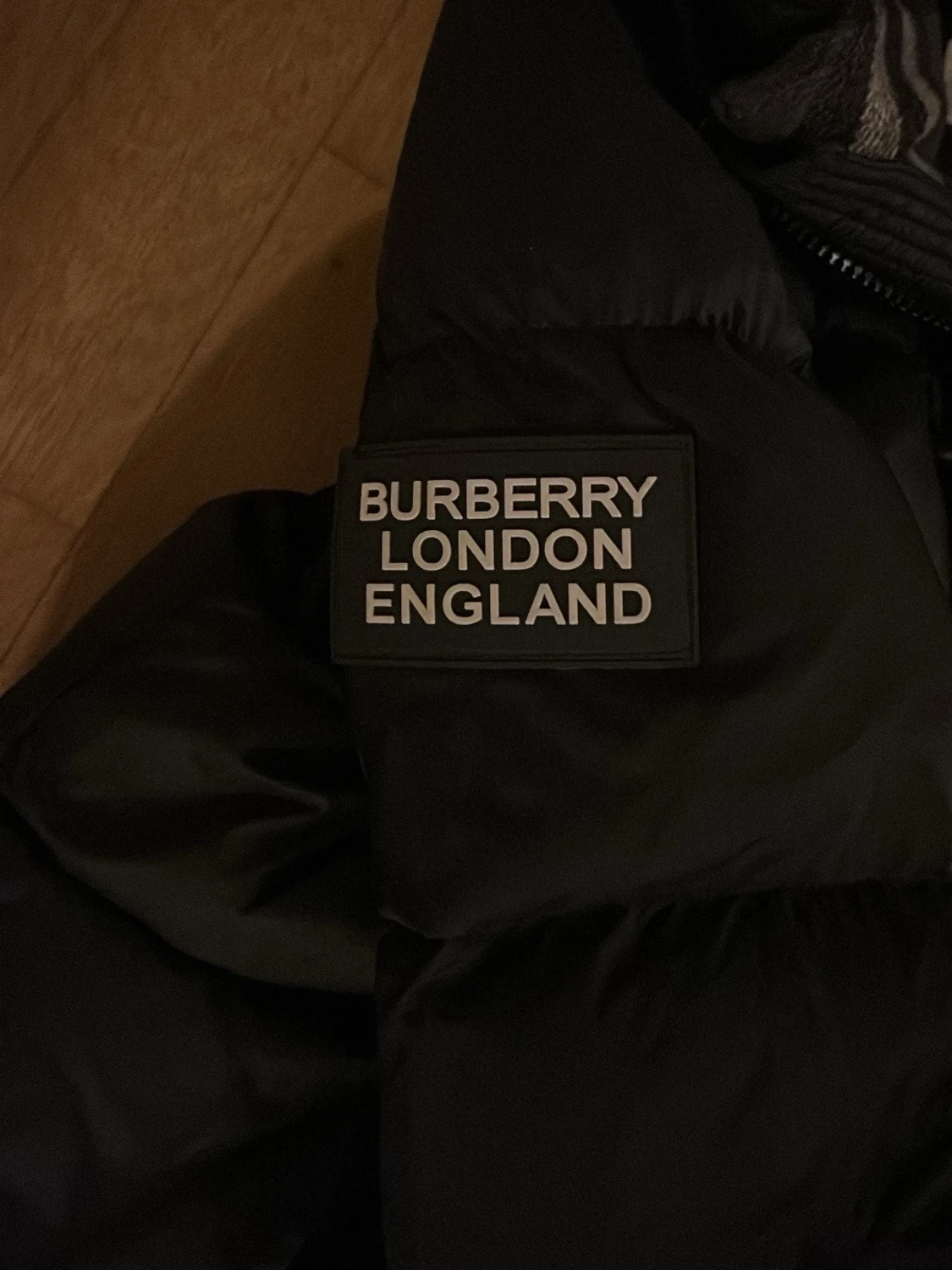 Svart pufferjacka från Burberry - 1