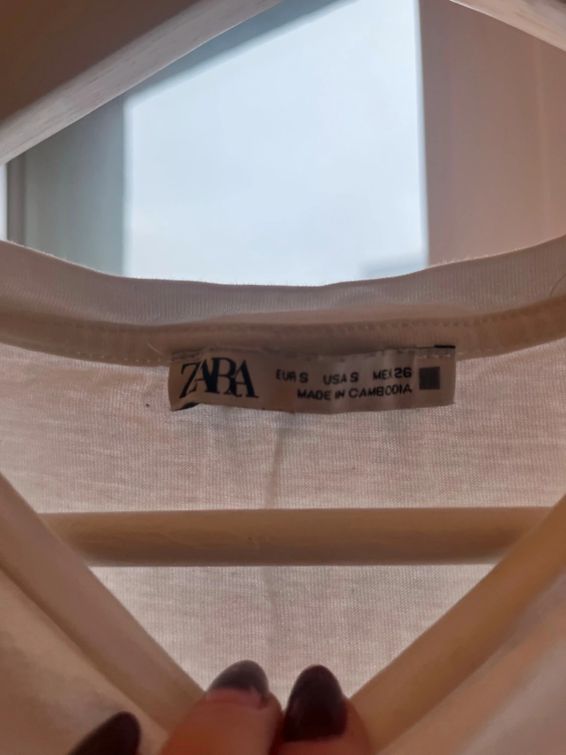 Vit topp med spetsdetalj från Zara - 2