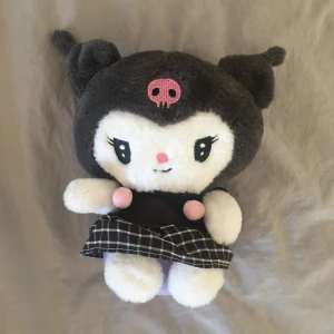 Kuromi-plushie - Jättesöt Kuromi-plushie✨ pris kan diskuteras