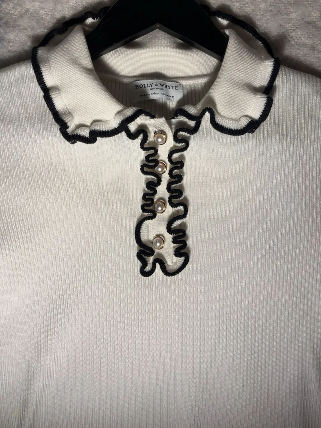 Vit ribbad topp med volangkrage Holly & Whyte - 2