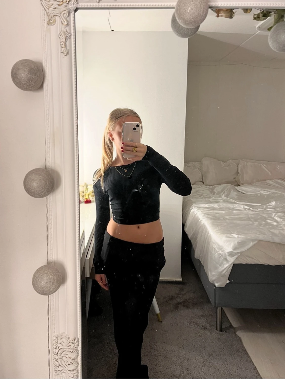 Svart croppad långärmad topp