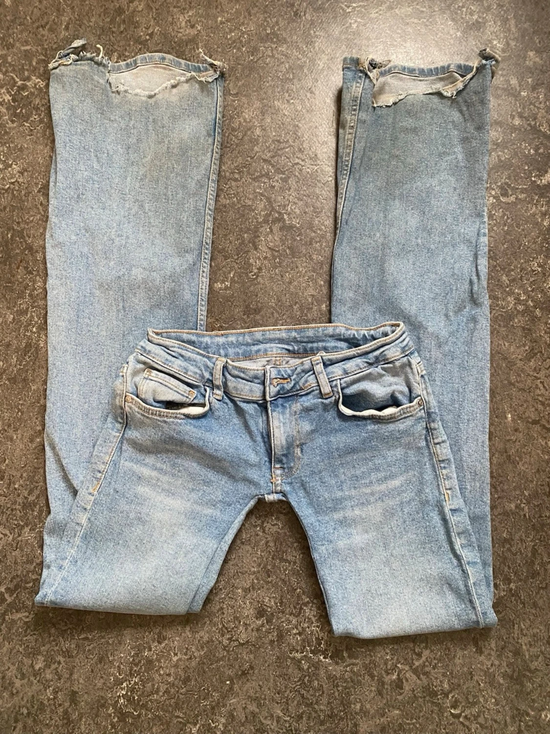 Ljusblå jeans med svarta stjärnor - 3