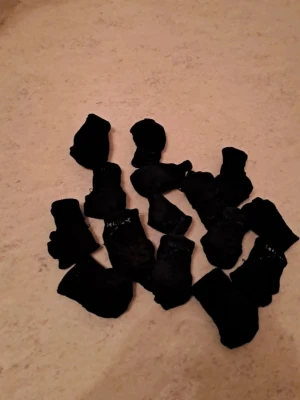 Strumpor - Hej! Jag säljer 15 par strumpor i storlek 40-42 för 20 kr/st. Du kan välja hur många du vill beställa så löser vi det. 1 par strumpor 20 kr 15 par strumpor 300 kr Tveka inte att kontakta om du är intresserad eller har några frågor!