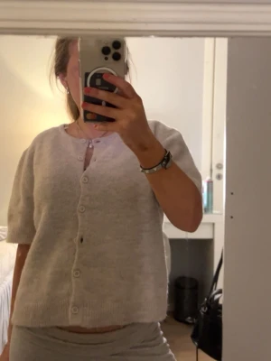 Trekvartskofta - Trekvartskofta från gina (ginayoung)!!! Den är strl 170 motsvarar en xs -s