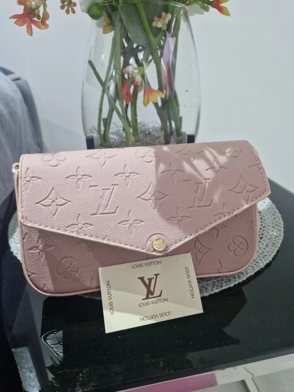  rosa axelväska i skinn