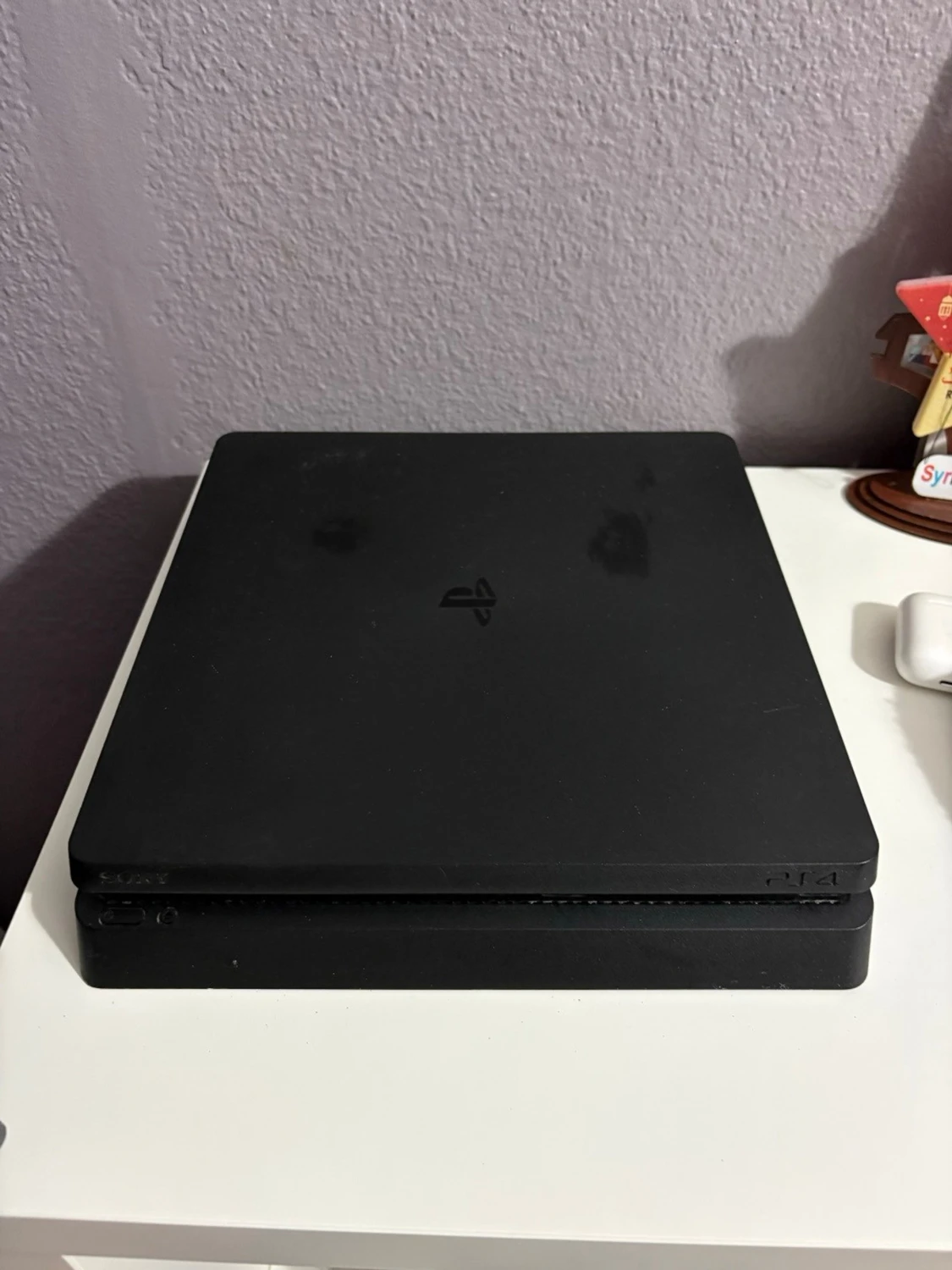 PlayStation 4 Slim - 1