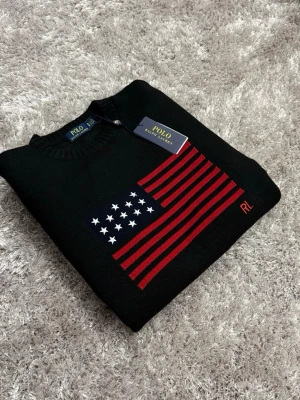 Ralph Lauren USA knit - Skick 10/10 ny med tags⭐️ Finns i storlekarna M-XXL priset är inte hugget i sten. Kan skicka mått!