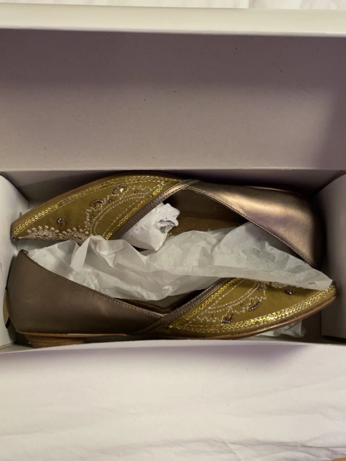 Guldiga ballerinaskor med spetsig tå - 1