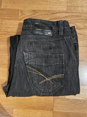 Baggy eckounltd  - As feta baggy ecko unlimited byxor! Är utsydda och har en jävla mycket heelbite ✌️Skriv järna om du har några frågor! 🔥🔥🔥