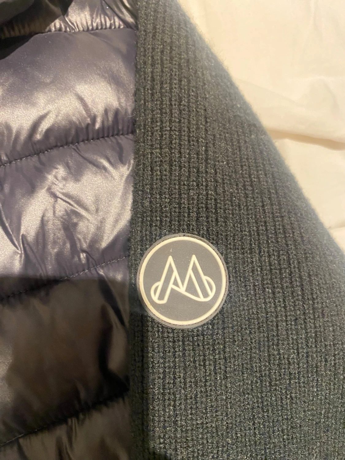 Svart pufferjacka från Mountain Works - 1