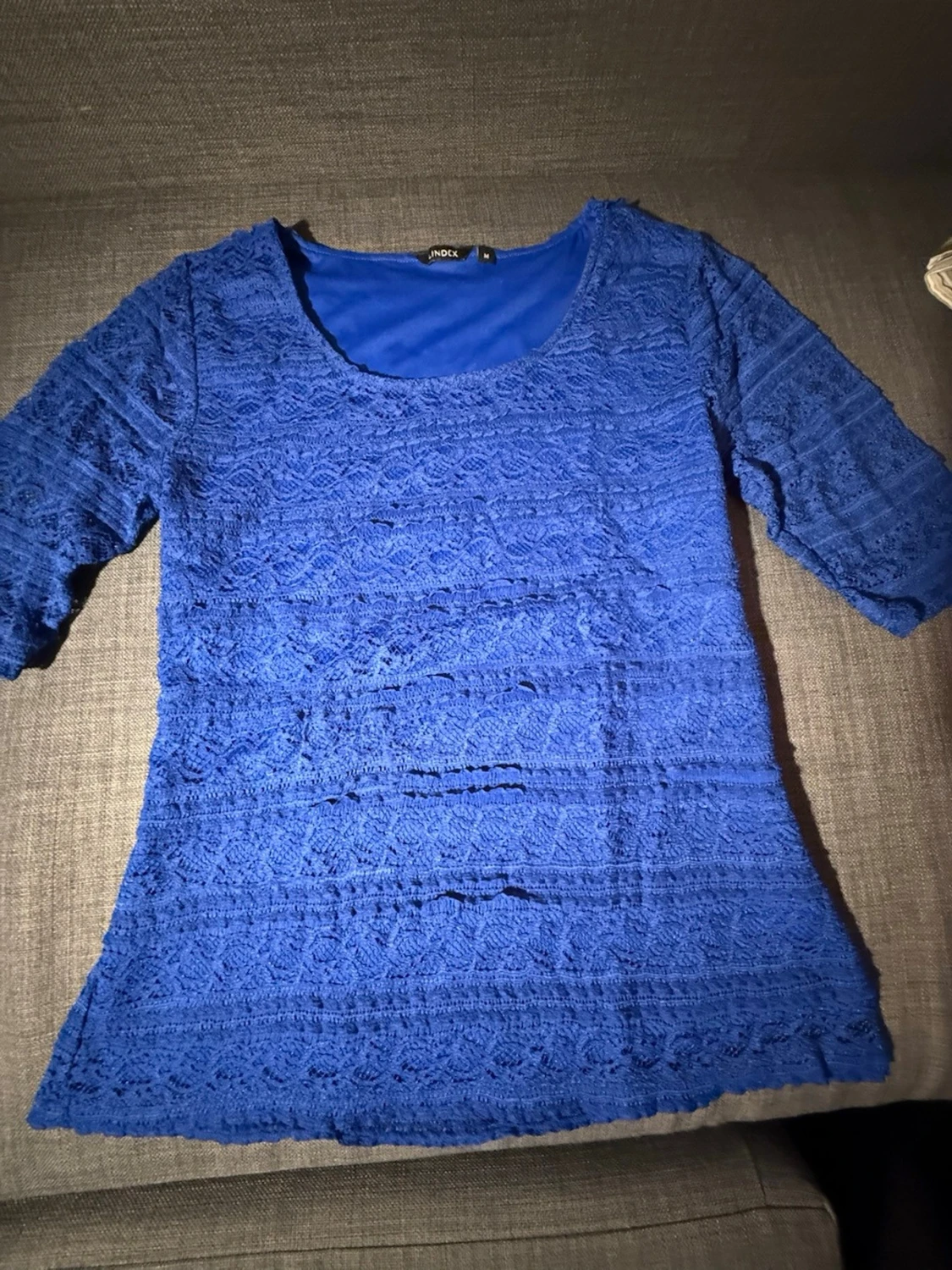 Blå spetsblus med trekvartsärm - 2