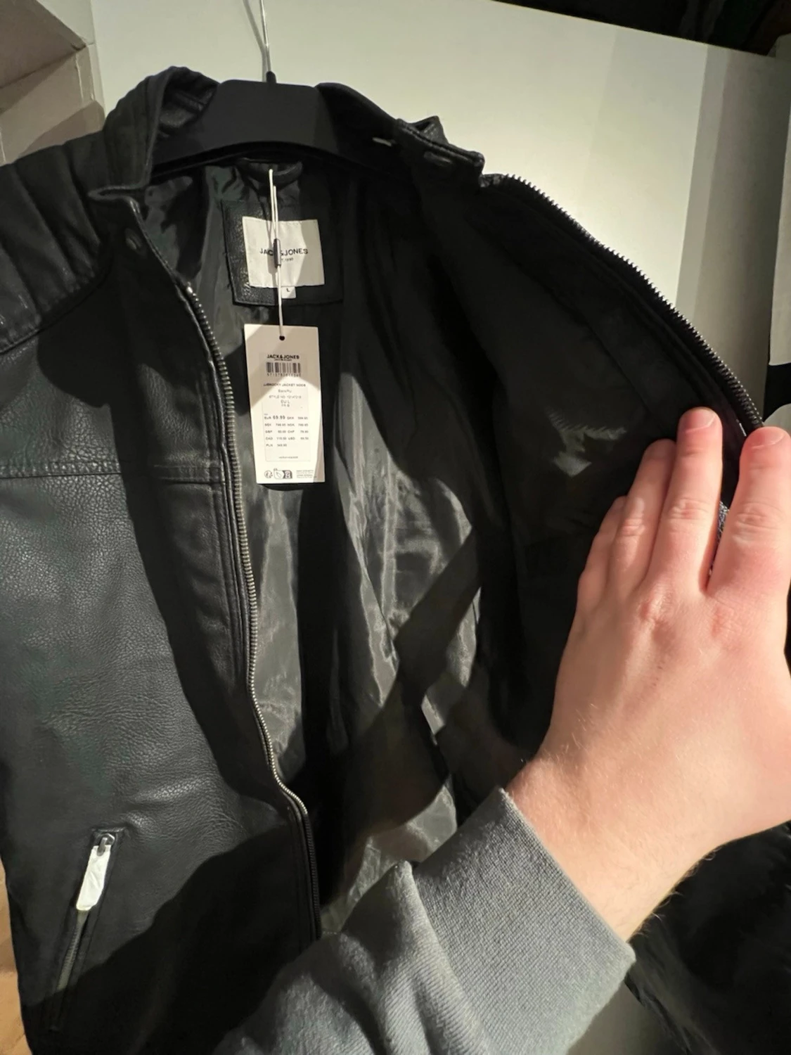 Svart skinnjacka från Jack & Jones - 3