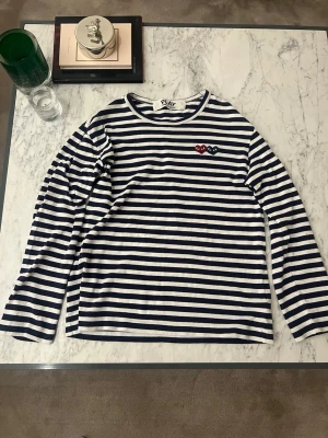 Comme Des Garçons tröja - Unik långärmad CDG tröja i bra skick, storlek M