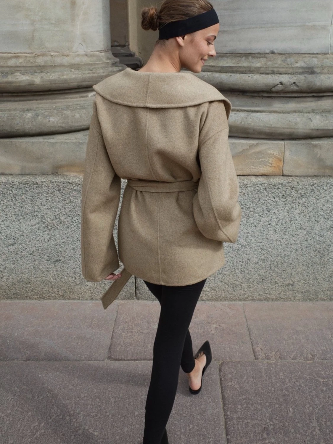 Beige omlottkappa med bälte - 1