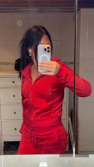 Juicy couture  - Juicy set, tröjan är M byxorna S.