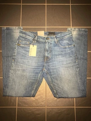 Tiger of Sweden jeans nya - Helt nya tiger of Sweden jeans. Storlek w30 l32. Alla lappar kvar.