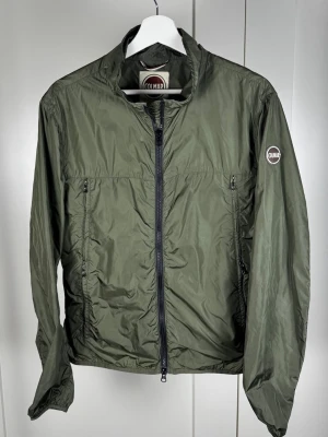 Colmar Vindjacka | S - Vindjacka från Colmar i storlek 50. Hör av er vid funderingar 🙌