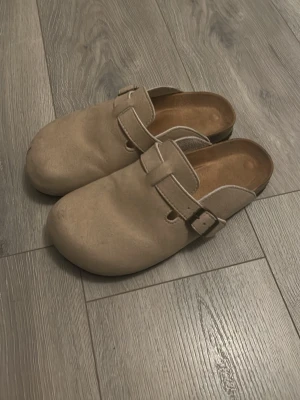 birkenstock  - Storlek 39 dm om frågor eller bilder