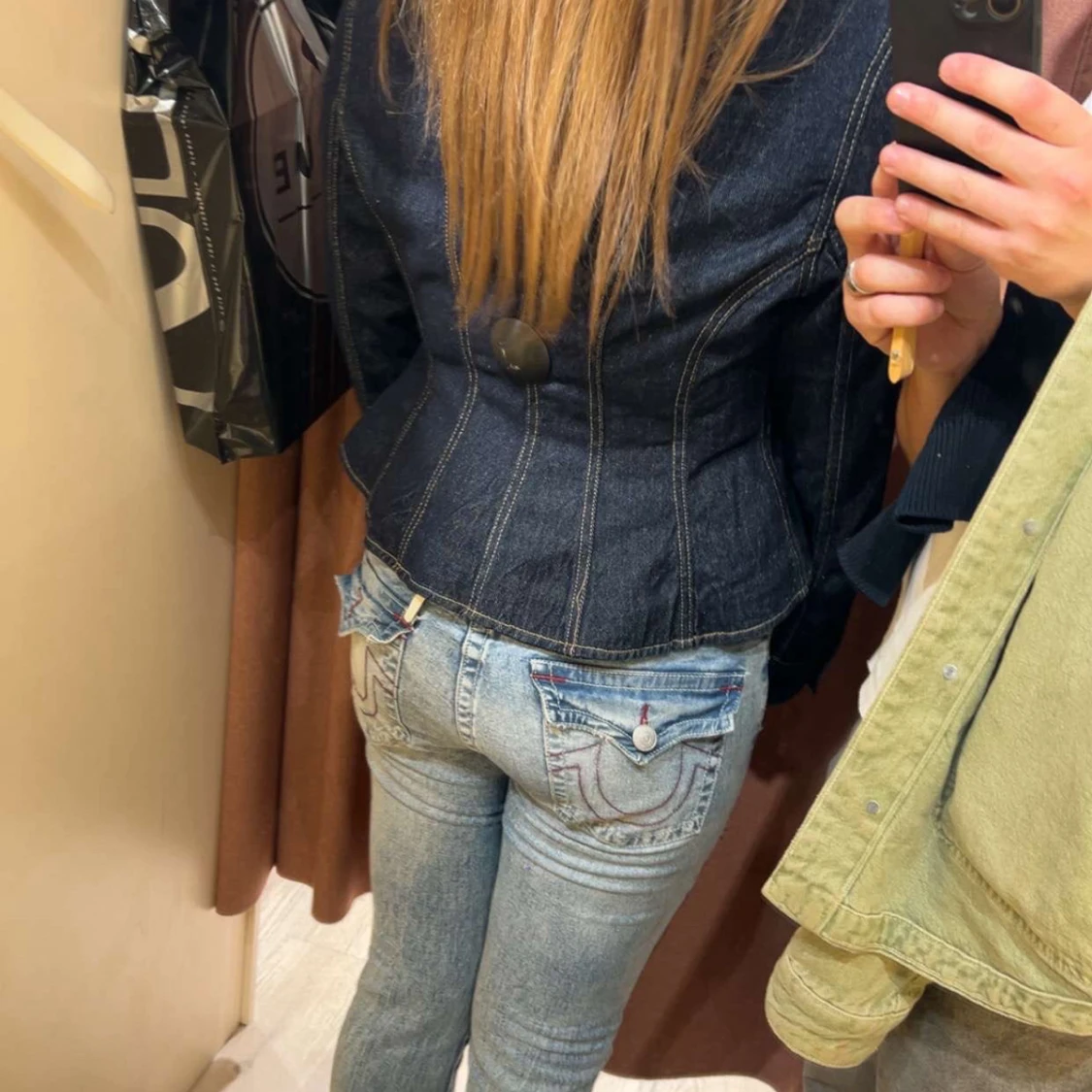 Mörkblå figursydd jeansjacka - 1