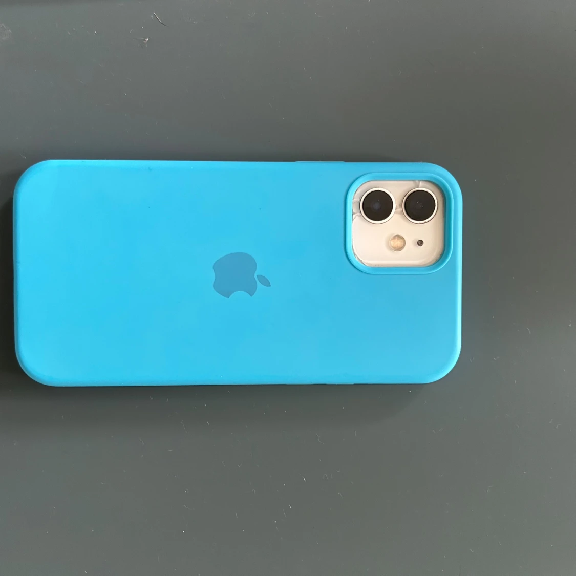 Blå mobilskal från apple  - 2