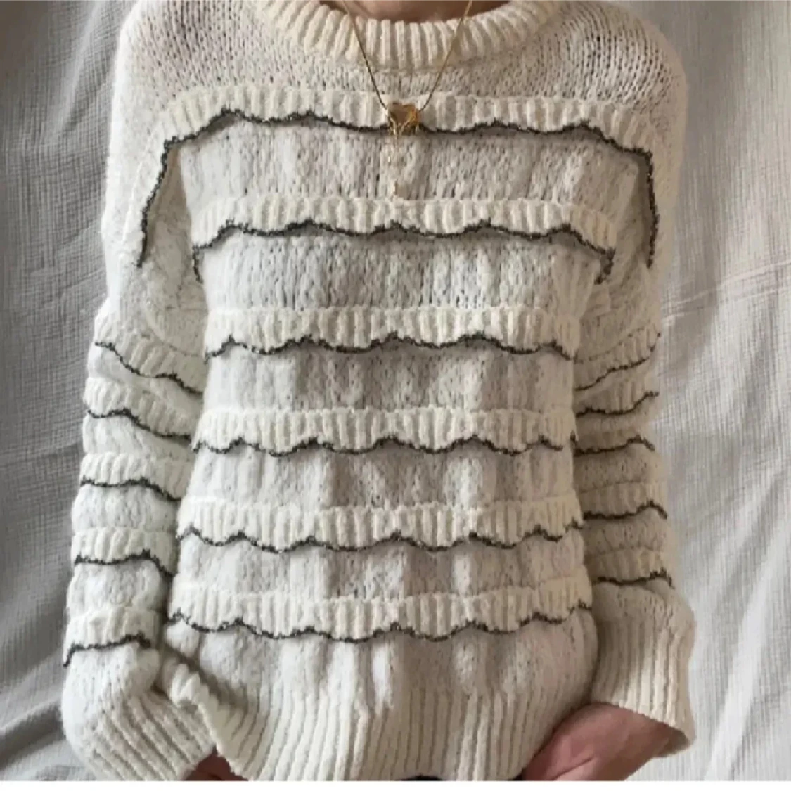 Stickad tröja med volanger från Zara