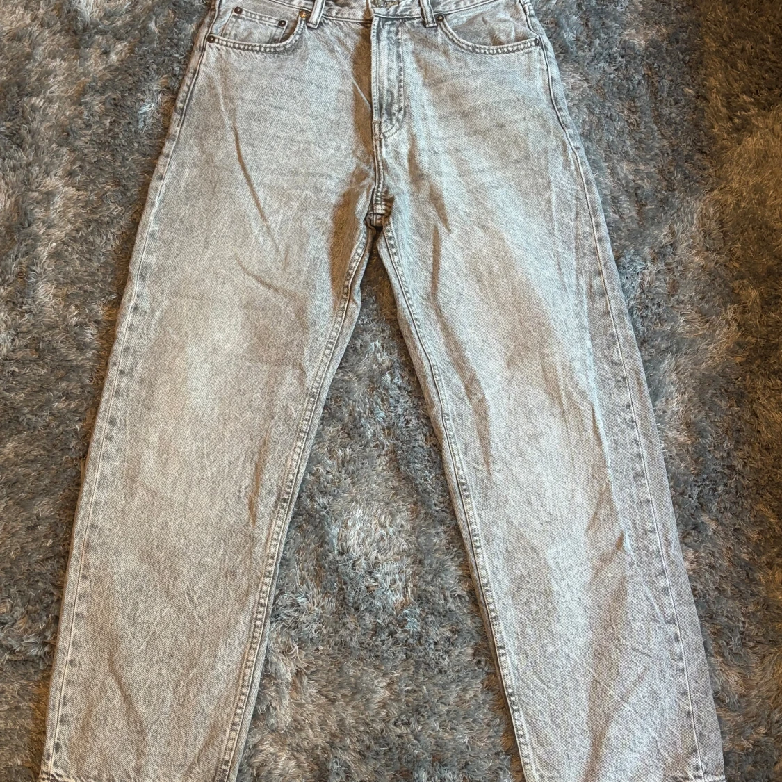 Baggy grå jeans från Bershka