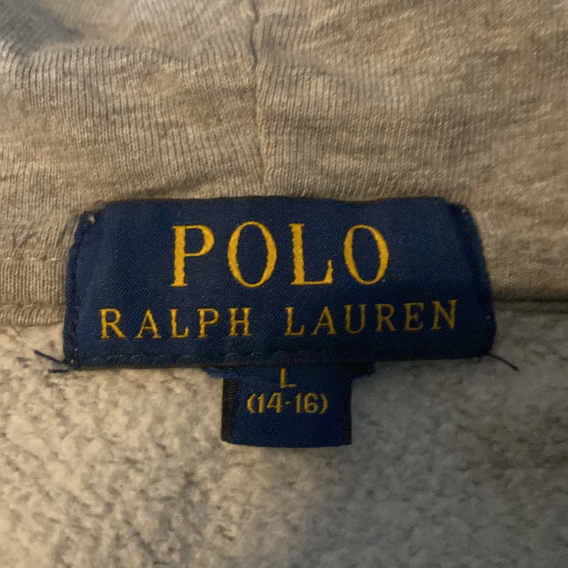 Grå hoodie från Polo Ralph Lauren - 2